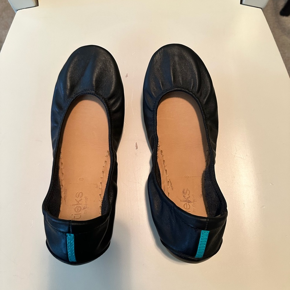 Tieks flats